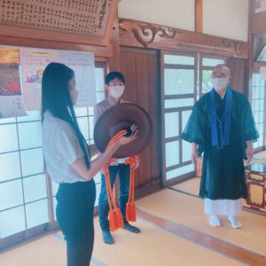 ちょっと緊張気味のさきな。