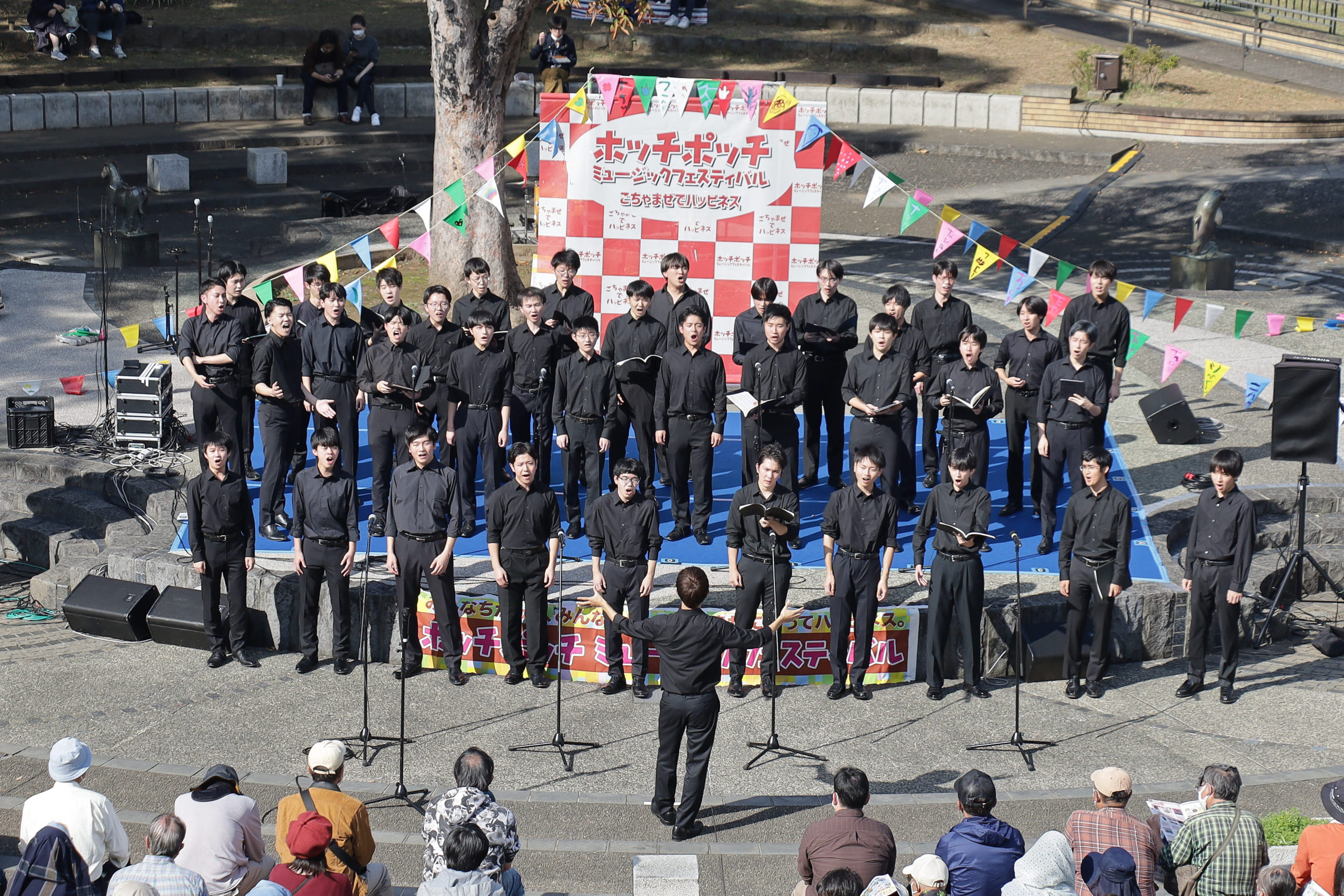 ワグネル・ソサィエティー男声合唱団(慶應義塾大学公認団体)。優しい声の響きに心を奪われる！